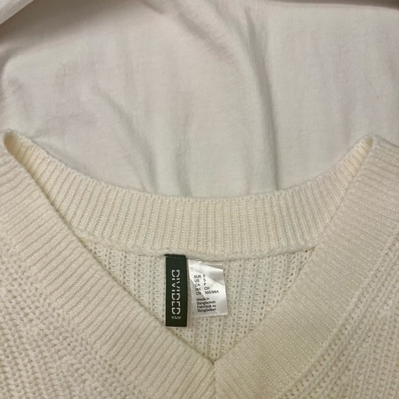 Divided Ribbed Sweater Vest - Picture 4 of 4